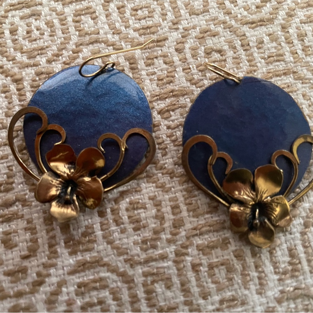 Earrings - Picture 7 of 13